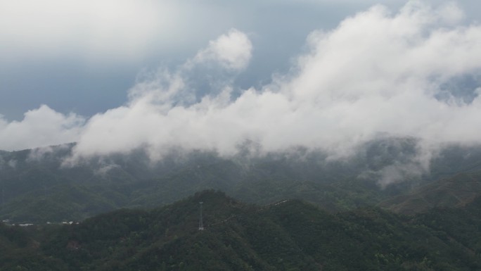 山峰云雾  云雾缭绕    腾云驾雾