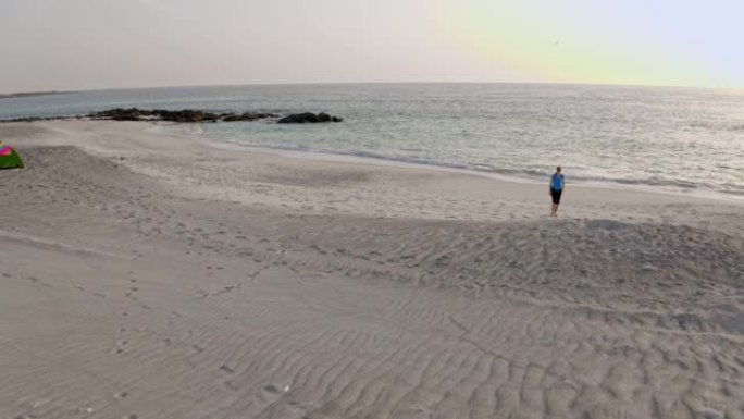 日落时马西拉岛上的空中游客