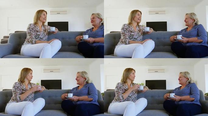 母女俩一边喝咖啡一边互动4k