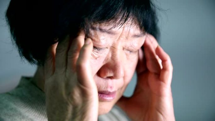 老年女性头痛视频素材老年人老年病症健康管
