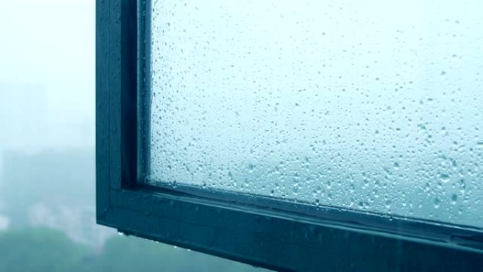 窗户上的雨滴意境写意水滴