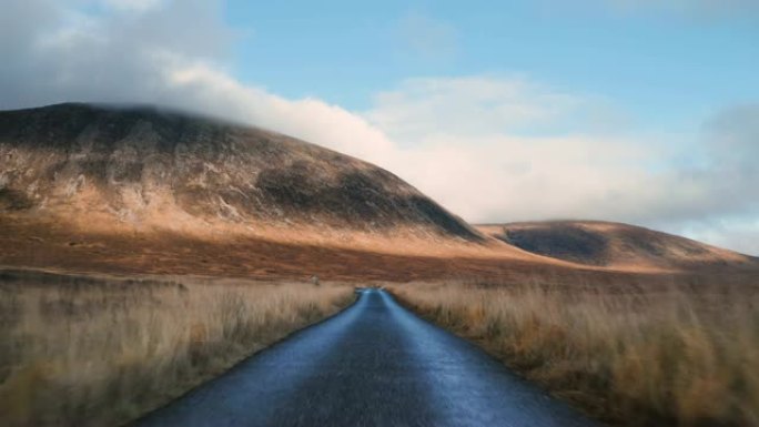 苏格兰高地的漫长乡村道路