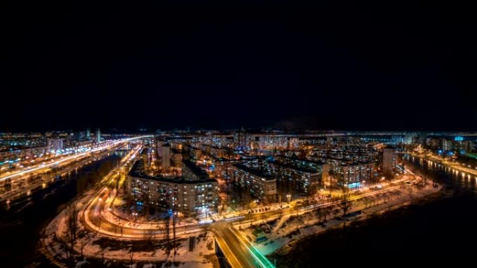 夜城上空的闪电流。时间流逝