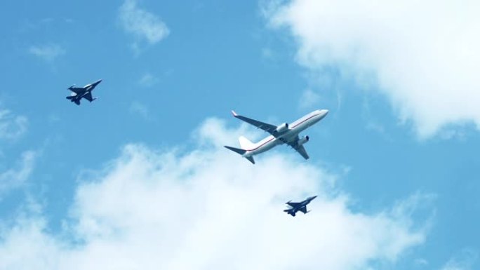 F16与政府飞机一起飞行的猎鹰战斗