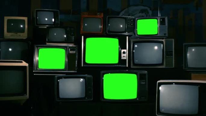 老式80年代绿屏关闭的电视。缩小。。蓝色钢调。
