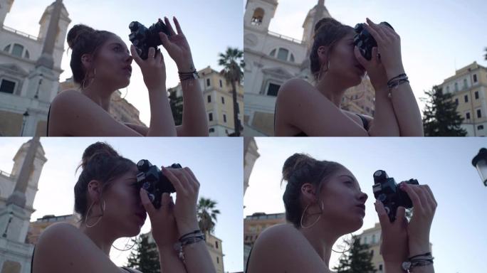 女孩看着风景拍照外国游客拍摄建筑拍风景