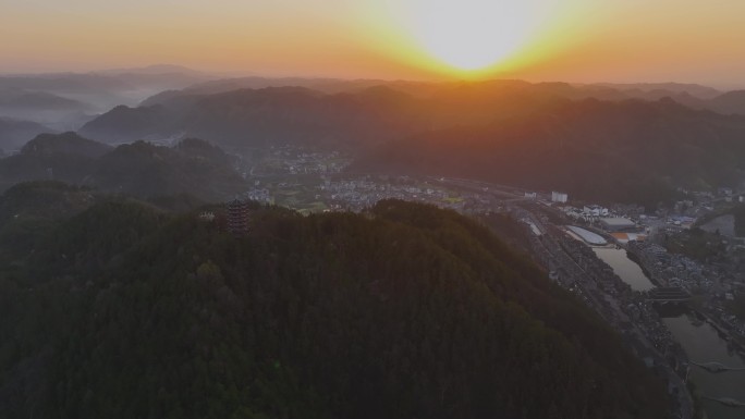 湖南湘西凤凰古城清晨日出航拍4K