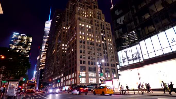 晚上的纽约街夜景繁荣车水马龙