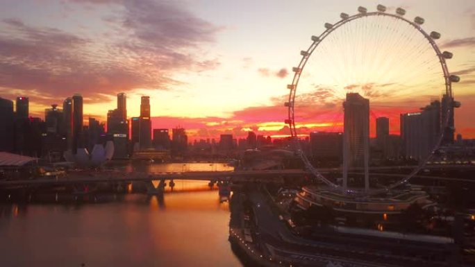 黄昏时的新加坡空中城市