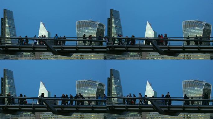 人们在千禧桥上行走的实时时间，伦敦，英国