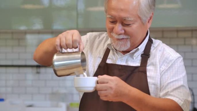 快乐的亚洲老人老板煮咖啡。创业，退休，愿景，成功，创新，机会，小企业，老龄化，智慧，独立，协作，领导