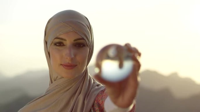 有治愈水晶的女人迪拜女孩女士女子阿联酋