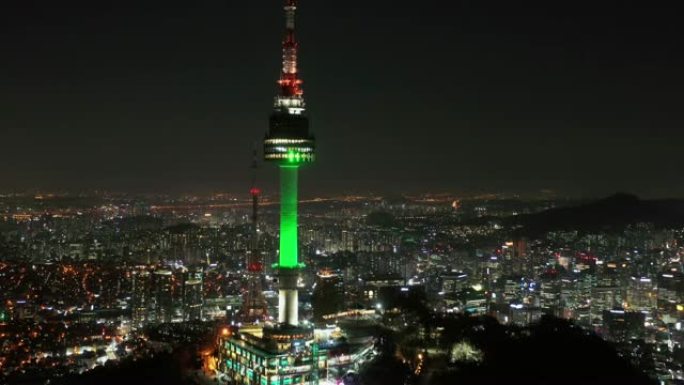 南山首尔塔的鸟瞰图是韩国夜间第一个塔式旅游景点