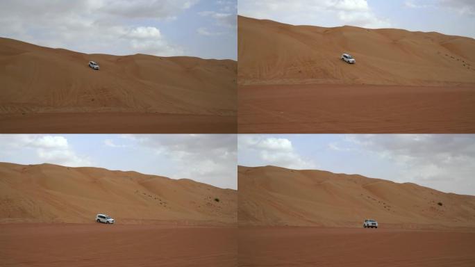 WS汽车驶过沙丘汽车驶过沙丘沙漠