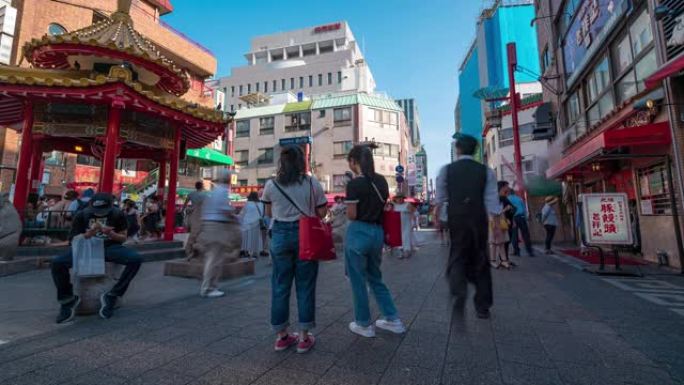 延时: 游客行人在日本神户南金町中国城拥挤