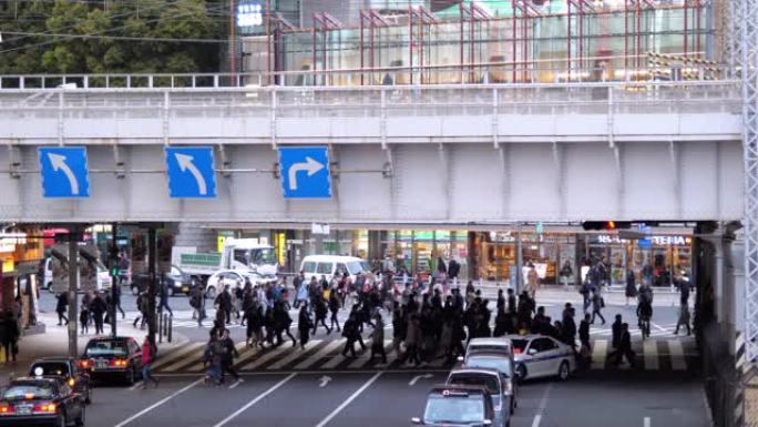日本上野东京人行横道街上的高峰时间，慢动作