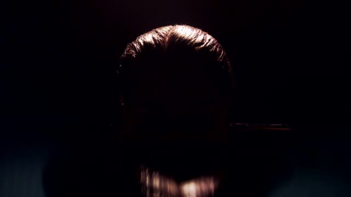 水下暗夜女人肖像广告影视素材特写镜头年轻