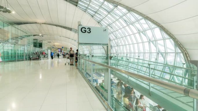 延时: 泰国曼谷登机口旅客登机