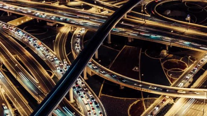阿联酋迪拜夜间立交桥、地铁和城市交通的T/L全景