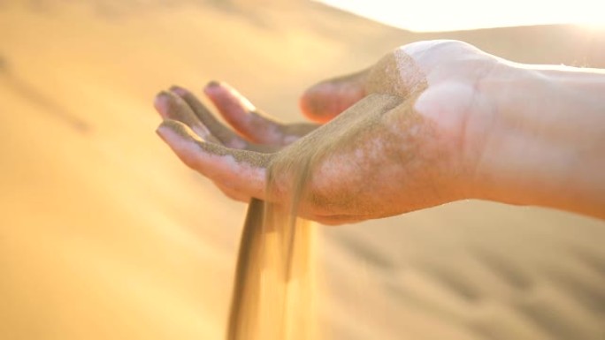 沙子从手中流出情绪空镜意境写意