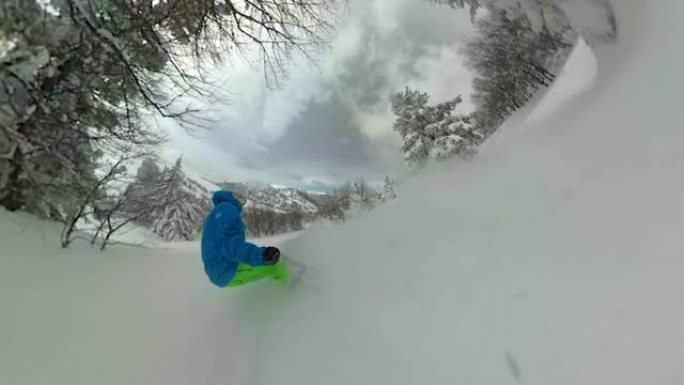 VR 360: 极端滑雪板切碎阿尔卑斯山未触及的粉末雪。