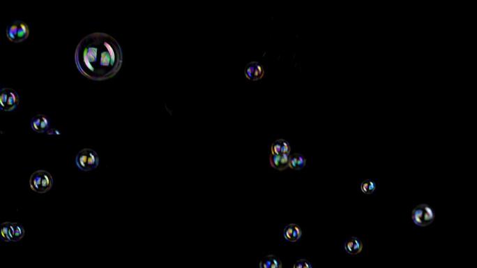 肥皂泡背景。七彩泡沫美丽的泡沫
