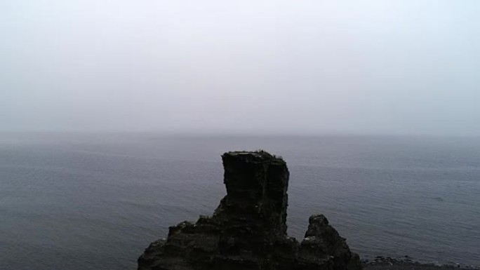 北部国家的冰川，海湾和丘陵地区通常的极地景观