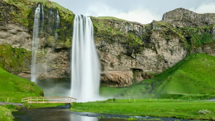 冰岛令人叹为观止的瀑布Seljalandsfoss时间流逝