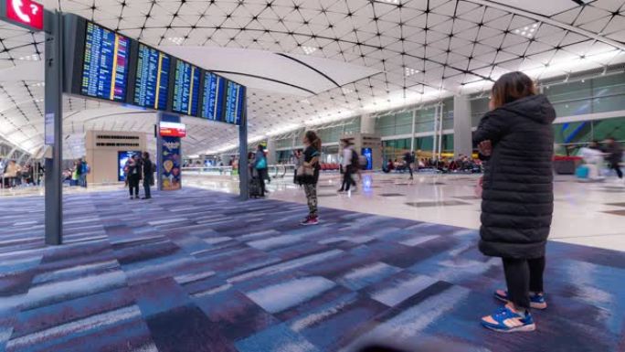 延时: 香港机场出发区的旅客人群