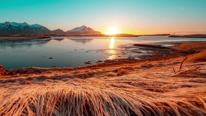 冰岛日出时美丽的风景