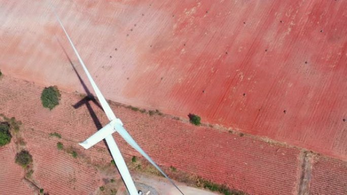 沙漠中的风力涡轮机鸟瞰图