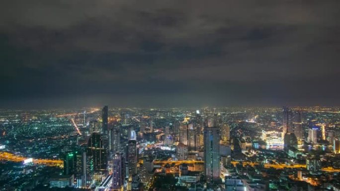 时间流逝和向下倾斜: 曼谷夜间的城市景观。