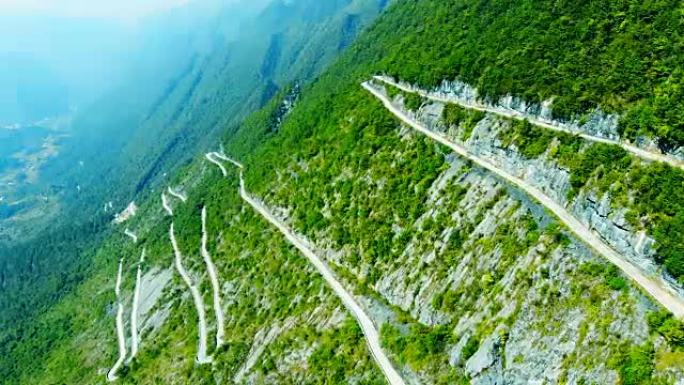 山区蜿蜒的道路