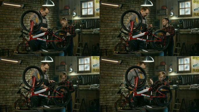 祖父和孙子在车库里修理自行车