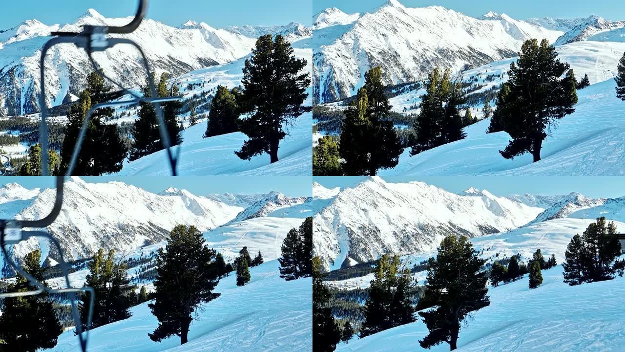 缆车上的滑雪道视图