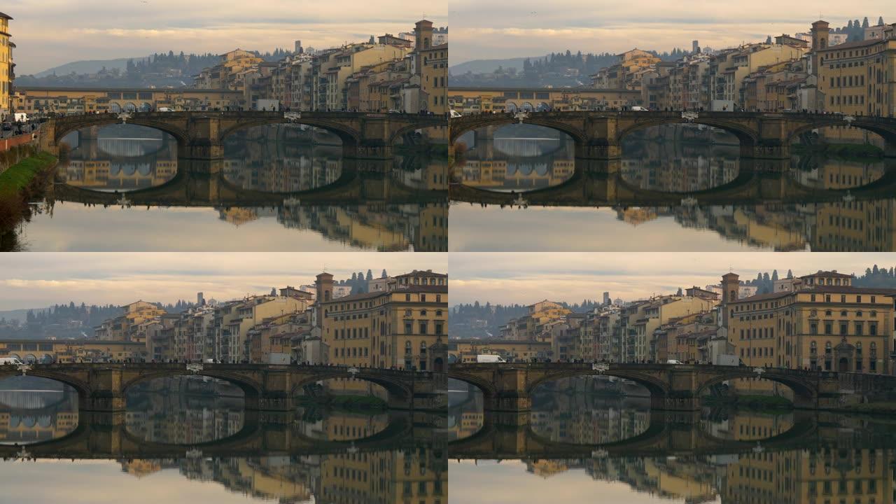 日出前意大利佛罗伦萨的圣特里尼塔桥。这是阿诺河上的文艺复兴时期的桥梁，也是世界上最古老的椭圆形拱桥。