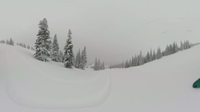 VR 360: 游客在未触及的偏远地区享受风景秀丽的滑雪板会议。