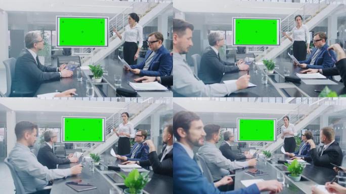 在公司会议室中: 女演讲者使用数字色度键交互式白板向高管，律师和投资者的董事会进行演示。水平模式下的