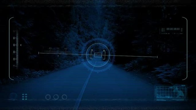夜间公路上的无人驾驶POV森林