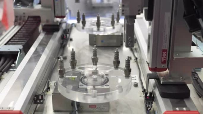 机器人机器火花塞生产零件生产制造零配件生