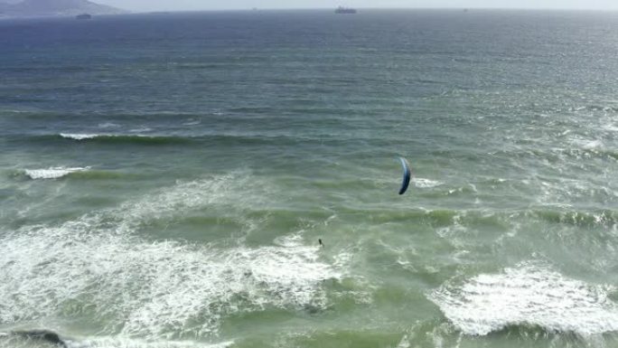 他一次享受生活极限挑战滑翔伞降落伞海浪浪