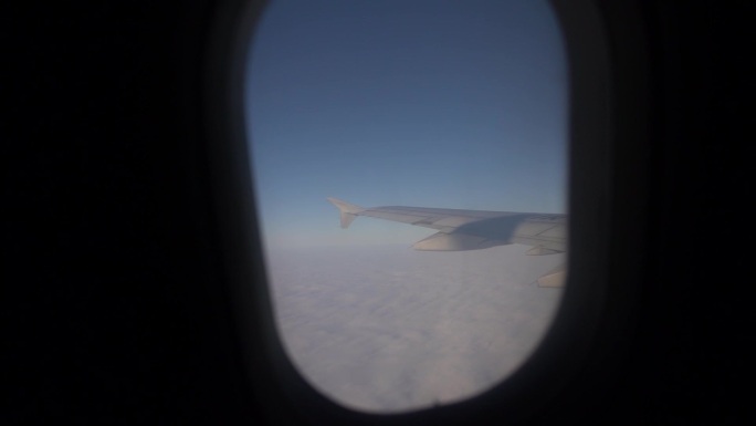飞机窗口视角飞机起飞
