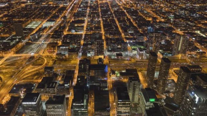 4K UHD延时: 芝加哥夜间交通的鸟瞰图