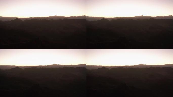日出前的空中山脉生态山脉自然景色大山风景