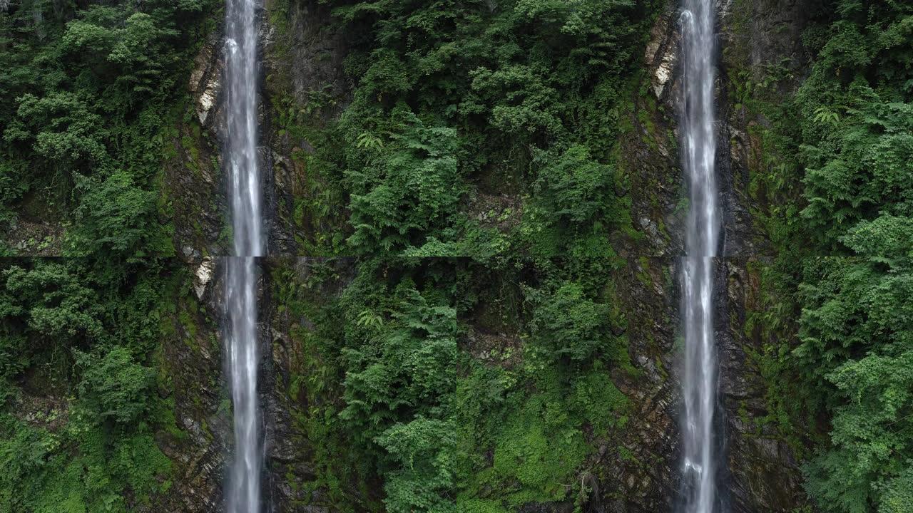 山上的瀑布特写山间美景瀑布原始森林