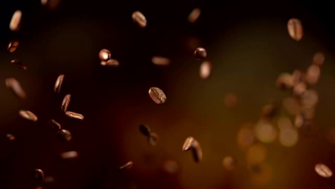 咖啡豆飞来飞去碰撞升格视频广告素材