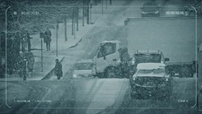 央视人在暴风雪中穿越繁忙的道路