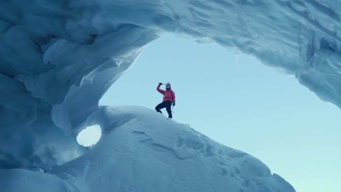 探索冰洞探索冰洞雪山抢险