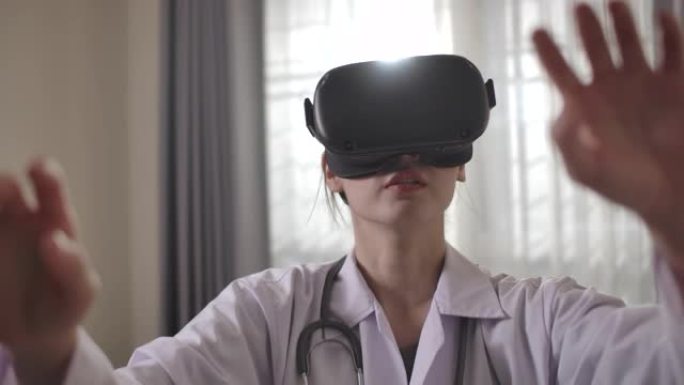 医生使用VR眼镜分析体检