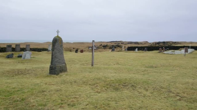 冰岛带有墓碑的宁静女士公墓
